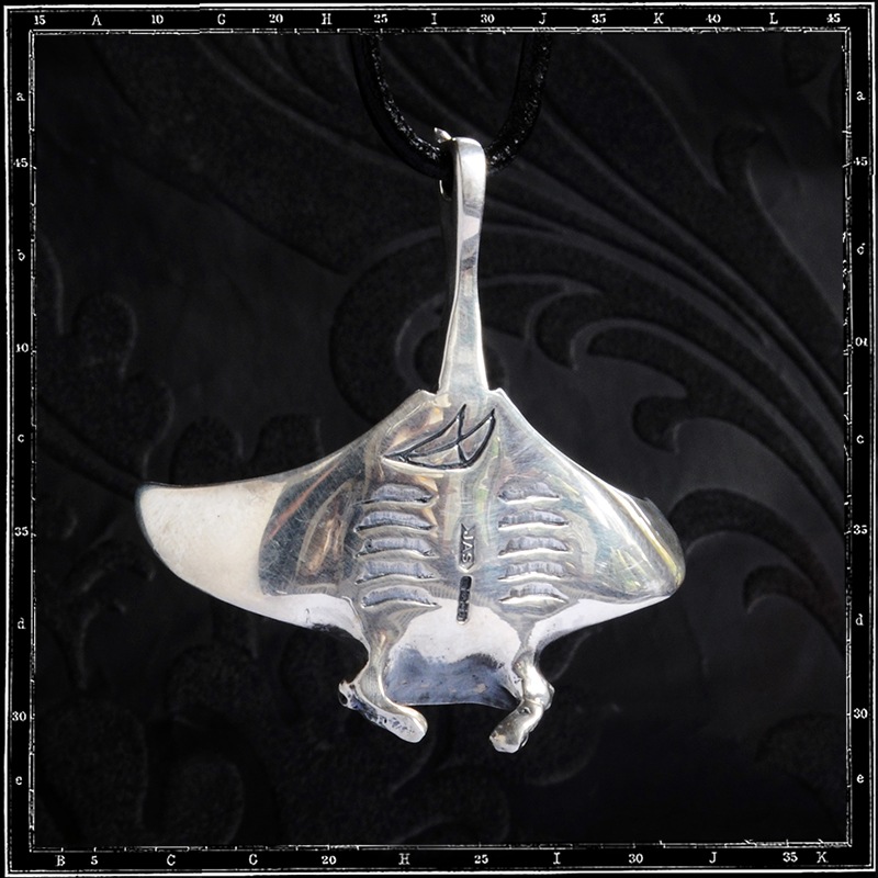 MANTA RAY PENDANT