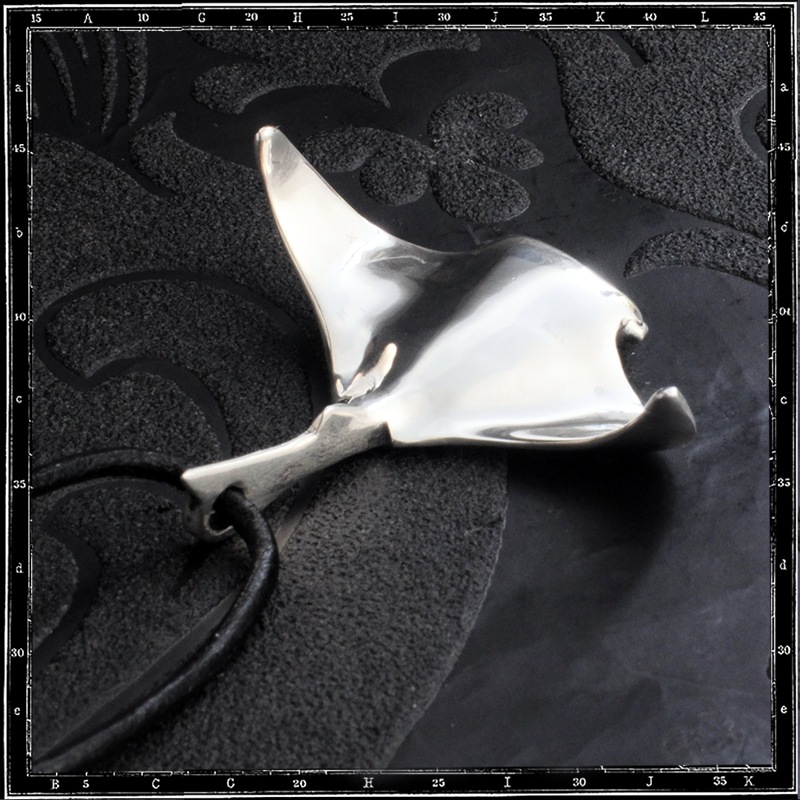 MANTA RAY PENDANT