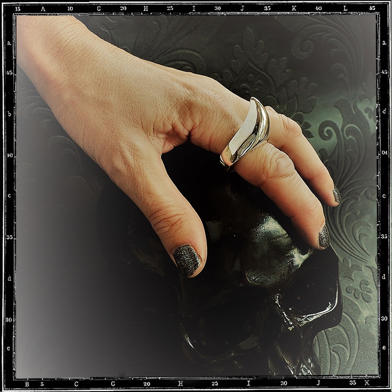 SPIKE RING