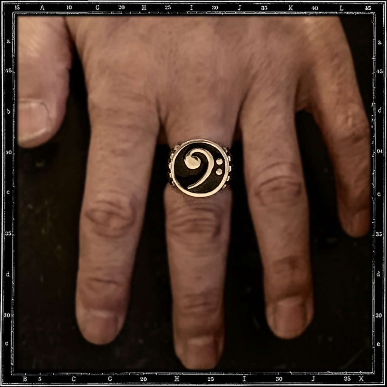 BASS CLEF RING