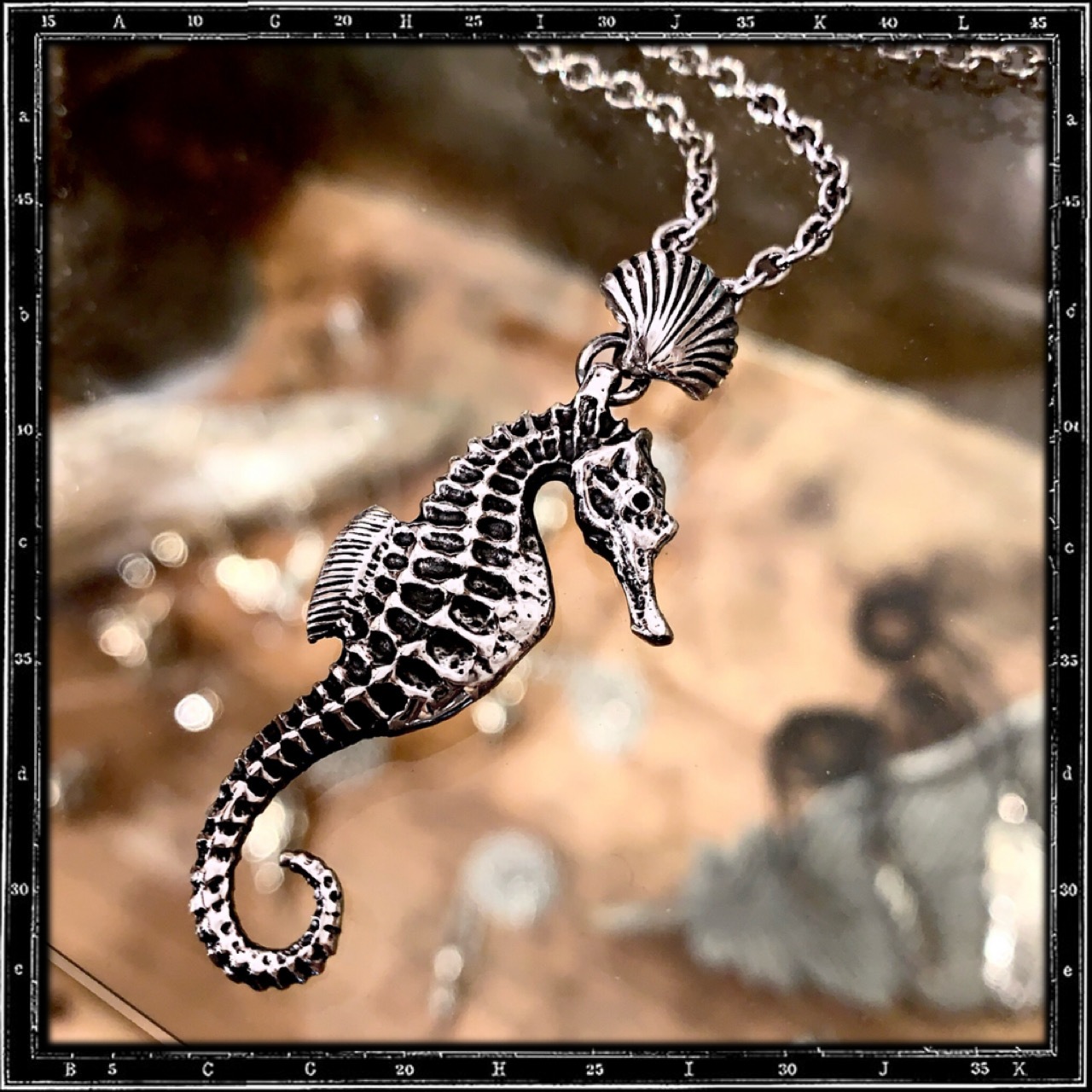 SEAHORSE PENDANT