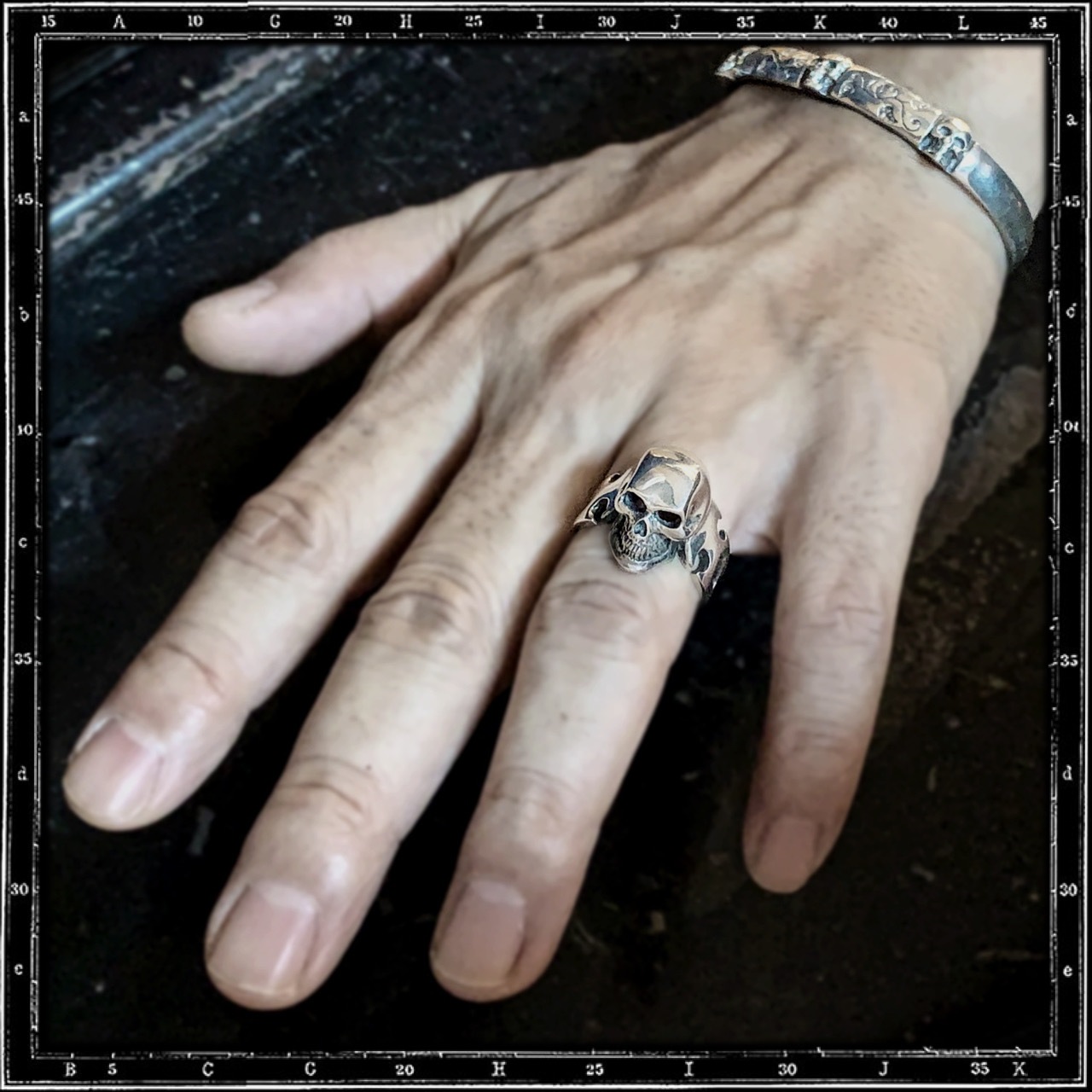 CUTAWAY SKULL RING