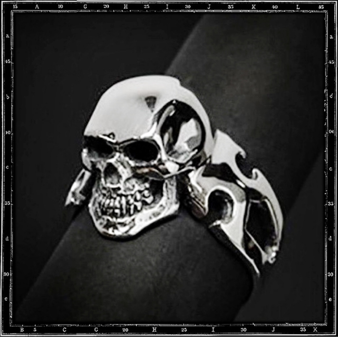 CUTAWAY SKULL RING