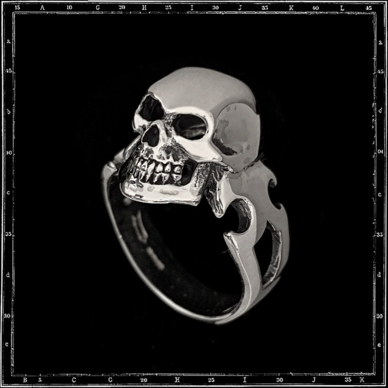 CUTAWAY SKULL RING