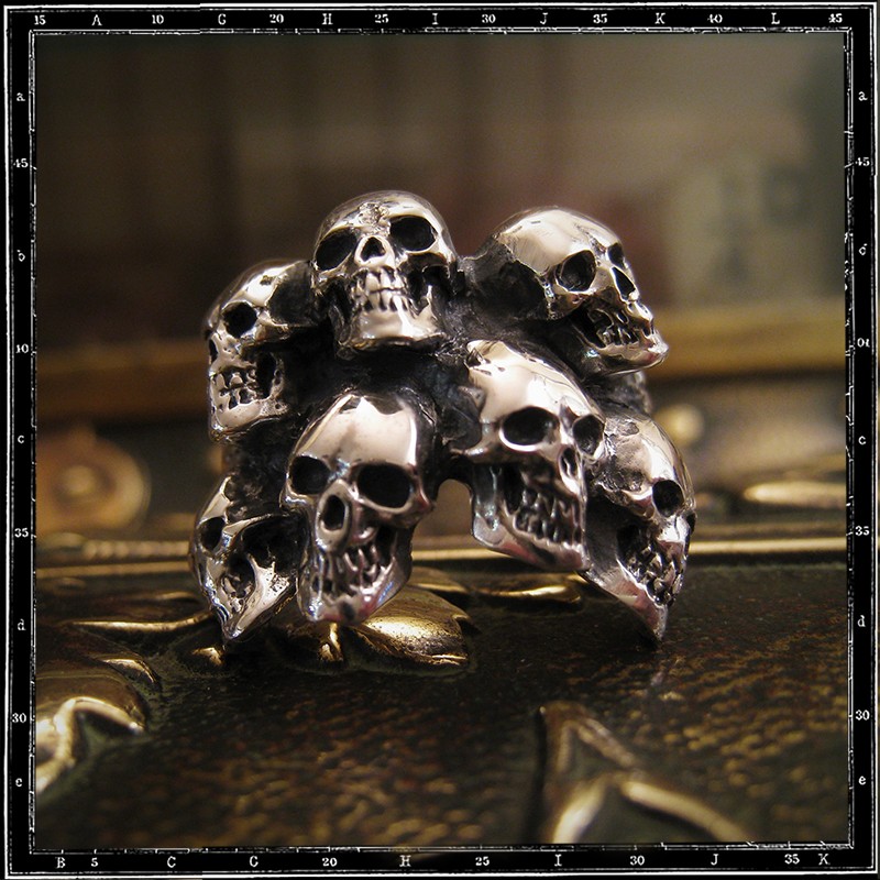 CATACOMBS SKULLS RING | クレイジーピッグ公式オンラインストア