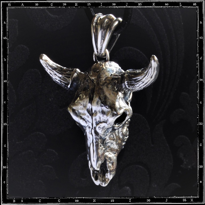 3D COW SKULL PENDANT