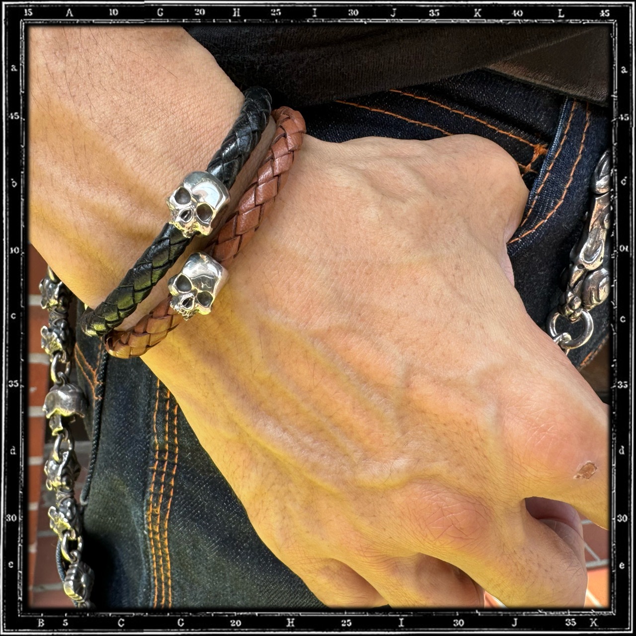 SINGLE SKULL BRAIDED LEATHER BRACELET