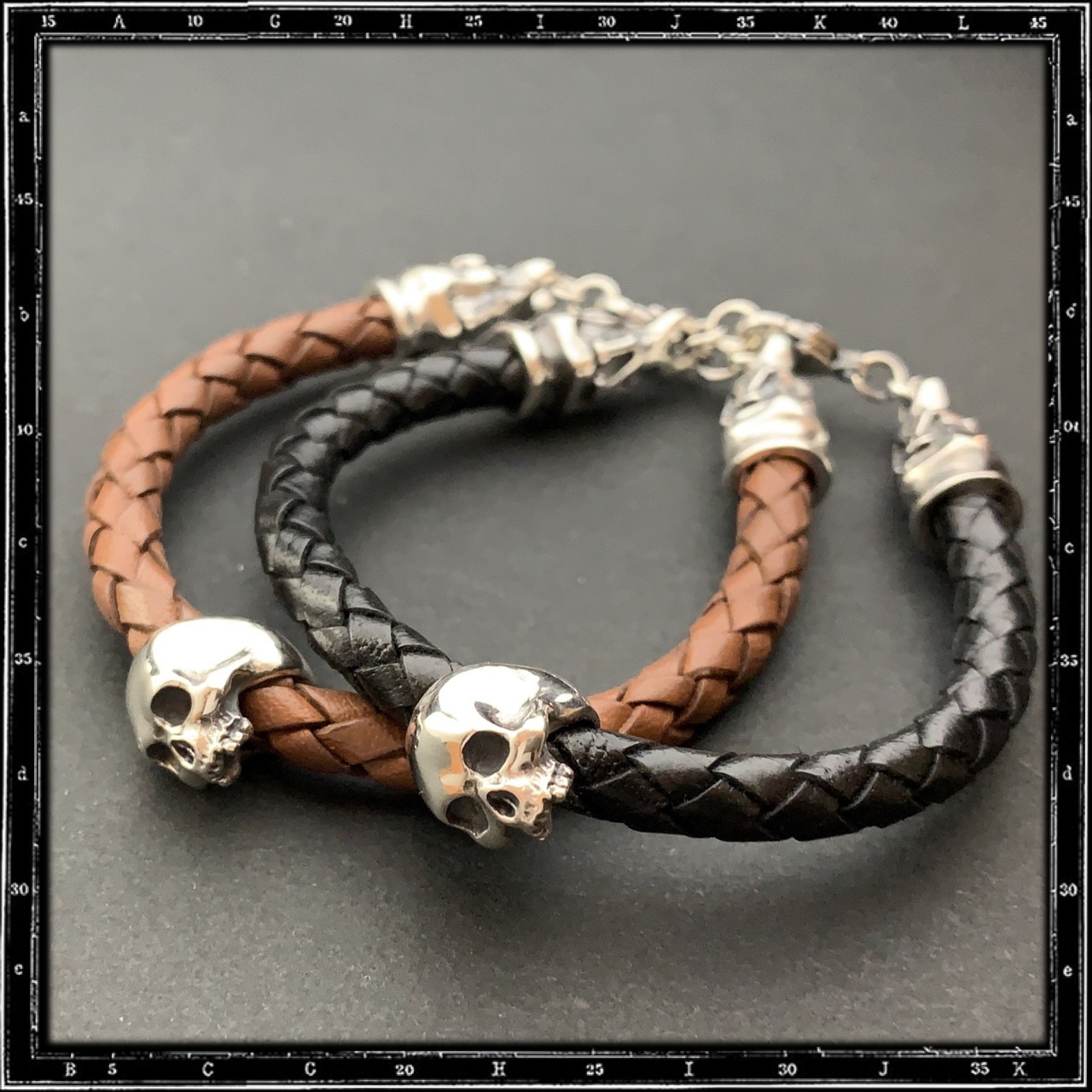 SINGLE SKULL BRAIDED LEATHER BRACELET