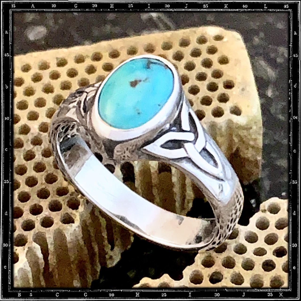 CELTIC TRIANGLE STONE RING