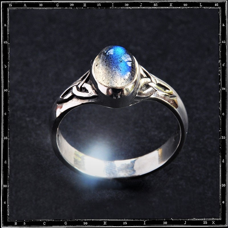 CELTIC TRIANGLE STONE RING