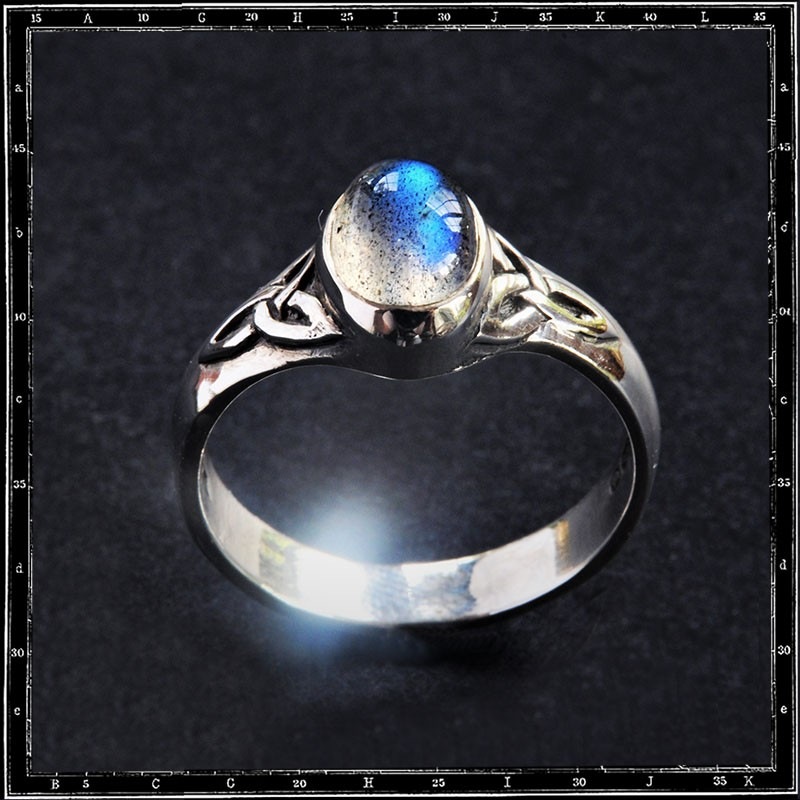 CELTIC TRIANGLE STONE RING