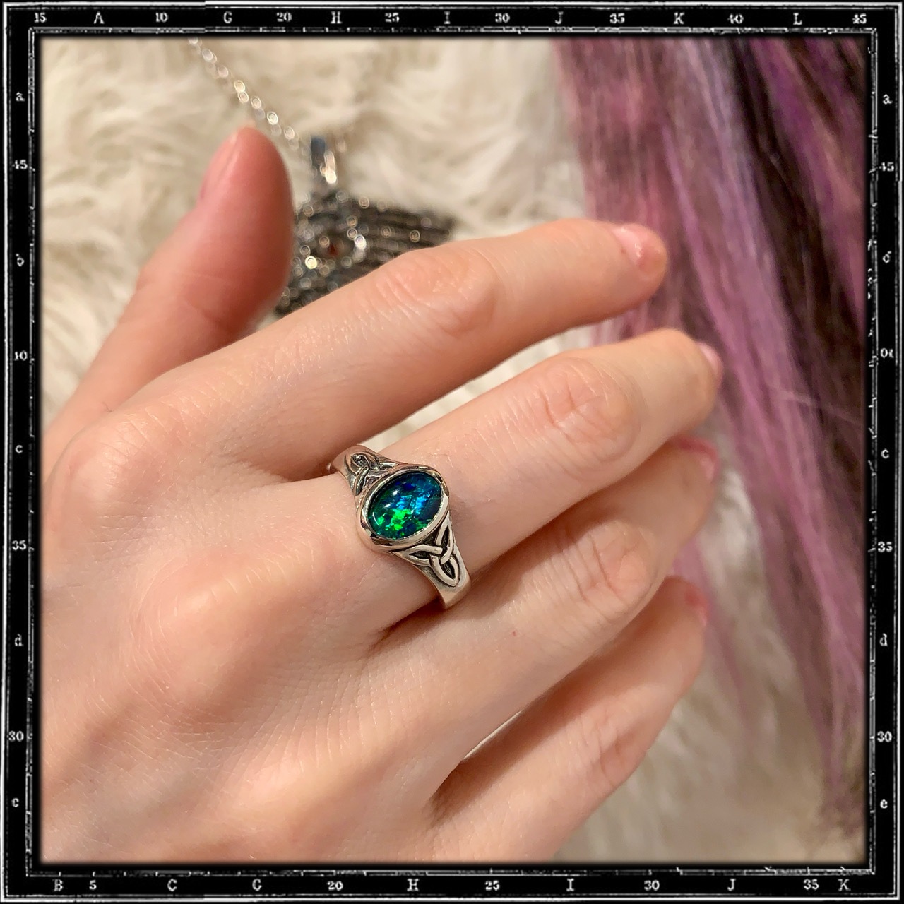 CELTIC TRIANGLE STONE RING