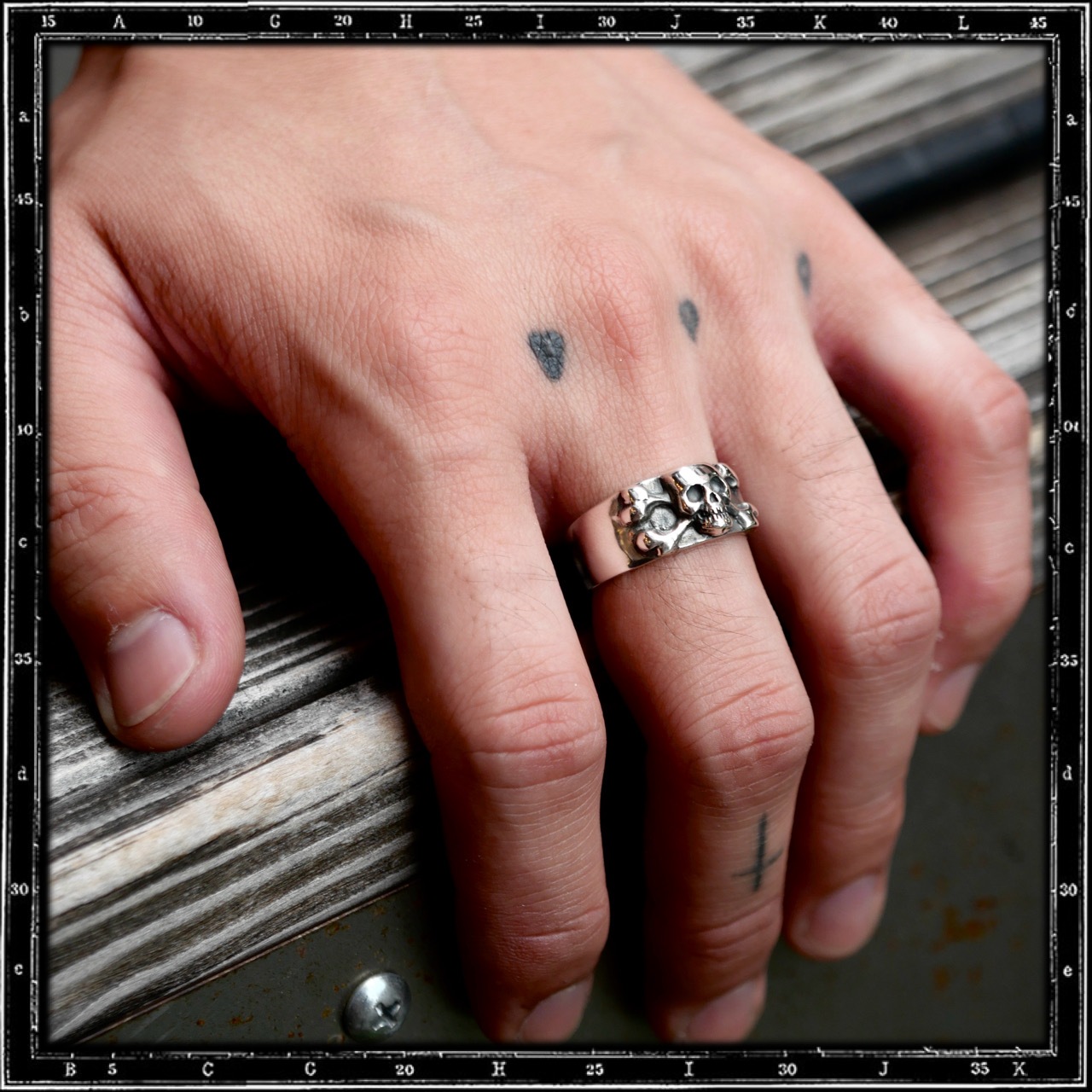 SKULL & CROSSBONES BAND