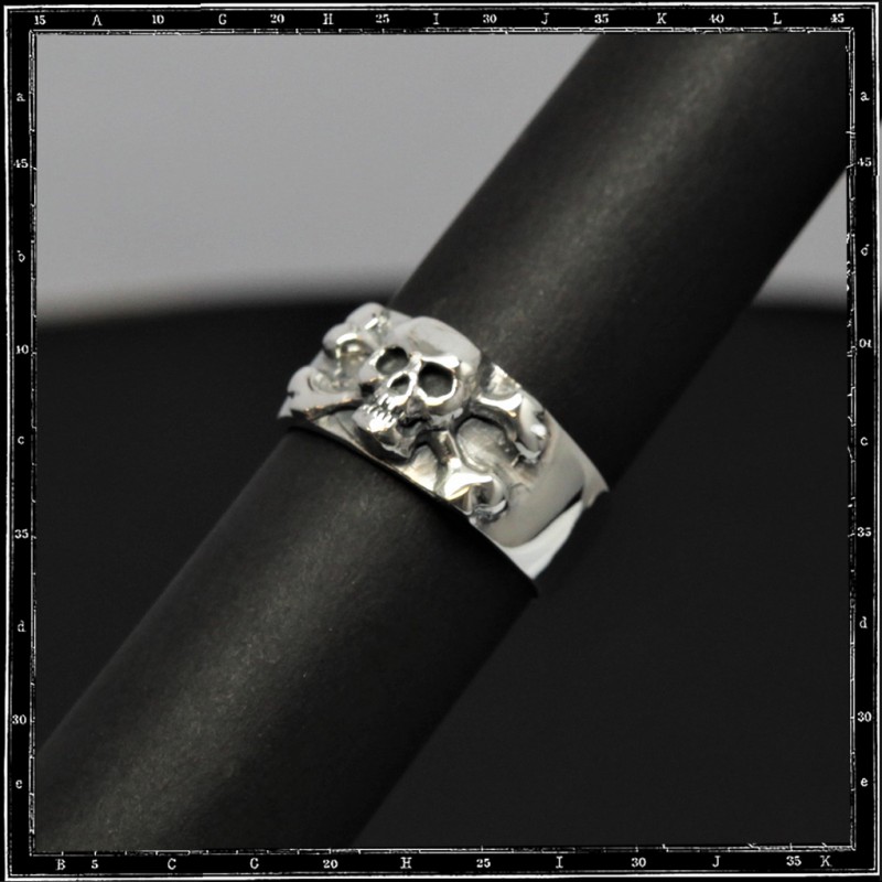 SKULL & CROSSBONES BAND