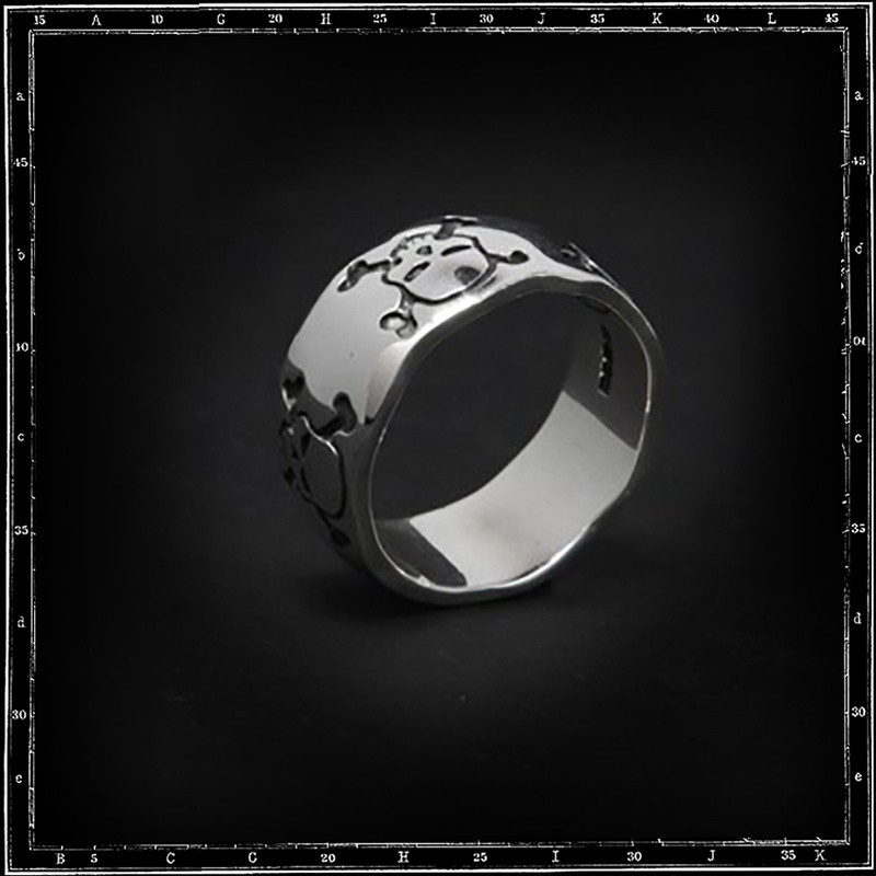 5 SKULLS & CROSSBONES BAND