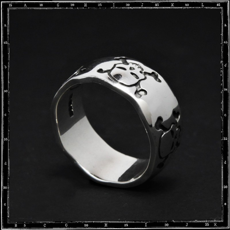 5 SKULLS & CROSSBONES BAND