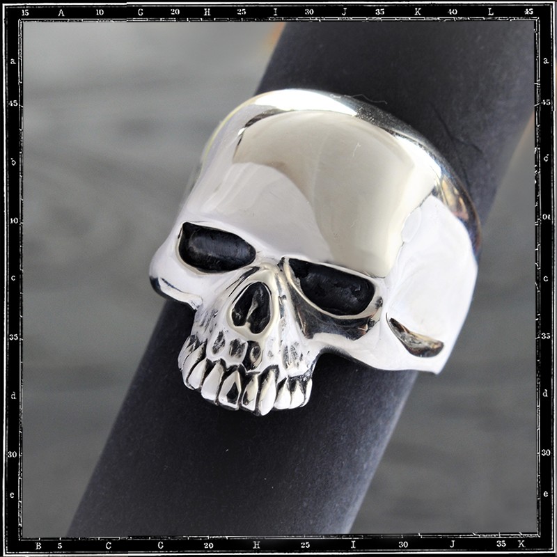 EVIL SKULL RING - SMALL