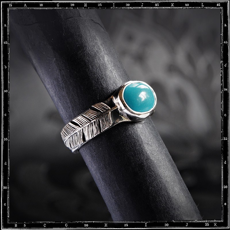 TWO FEATHERS STONE RING