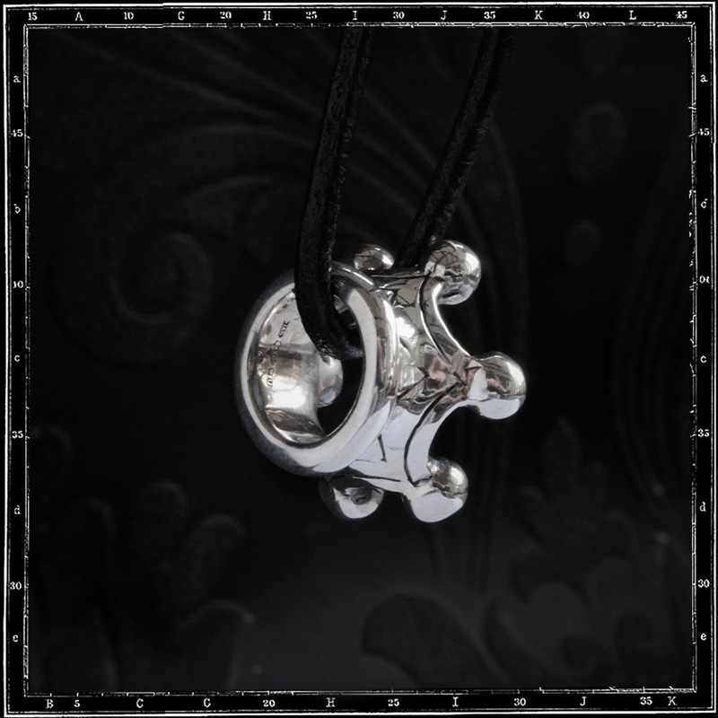 3D CROWN PENDANT