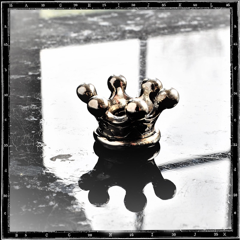 3D CROWN PENDANT