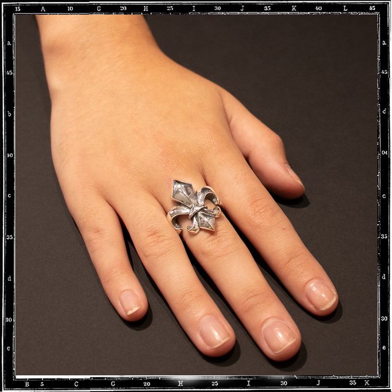 HEAVY FLEUR FE LYS RING - CURVED TOP