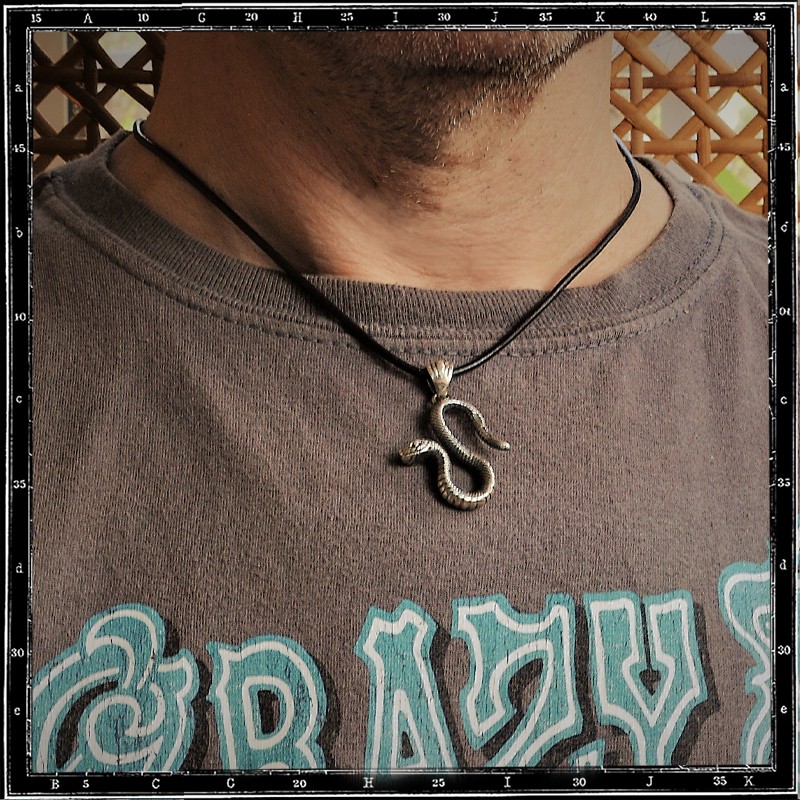 S SNAKE PENDANT - SMALL