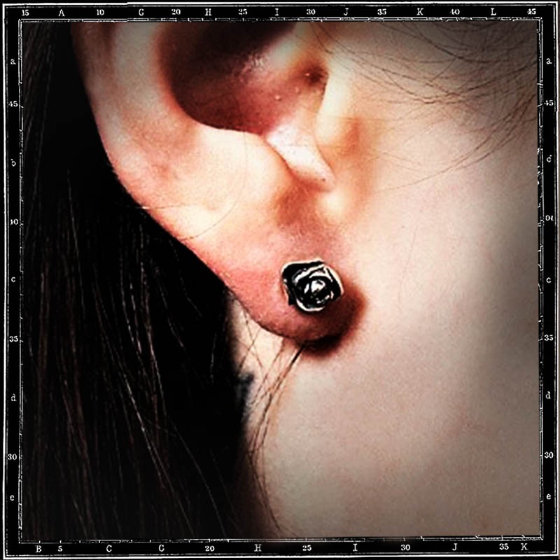 ROSE STUD