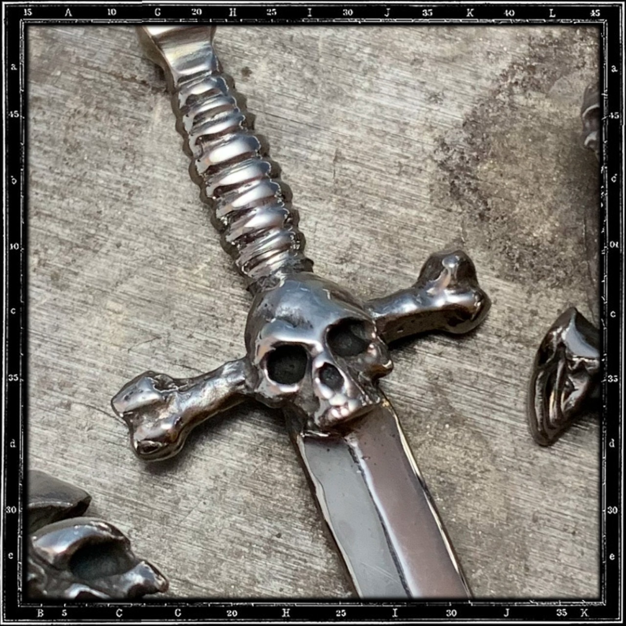 LORDS SWORD PENDANT