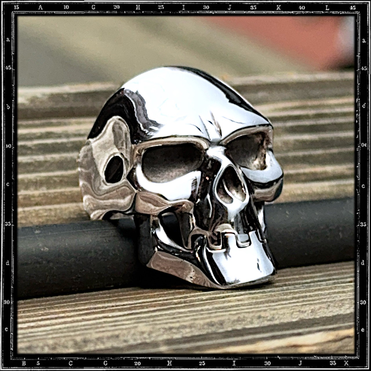 HEAVY MENTAL SKULL RING