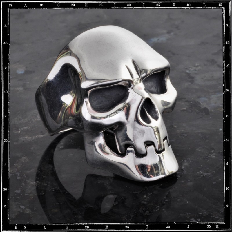 HEAVY MENTAL SKULL RING