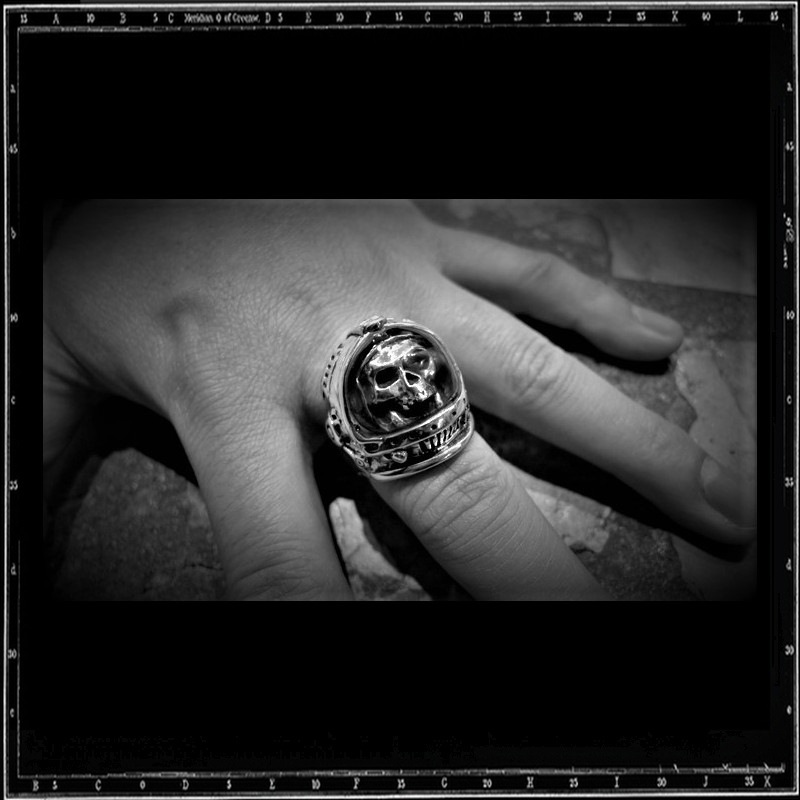 MAJOR TOM SKULL RING