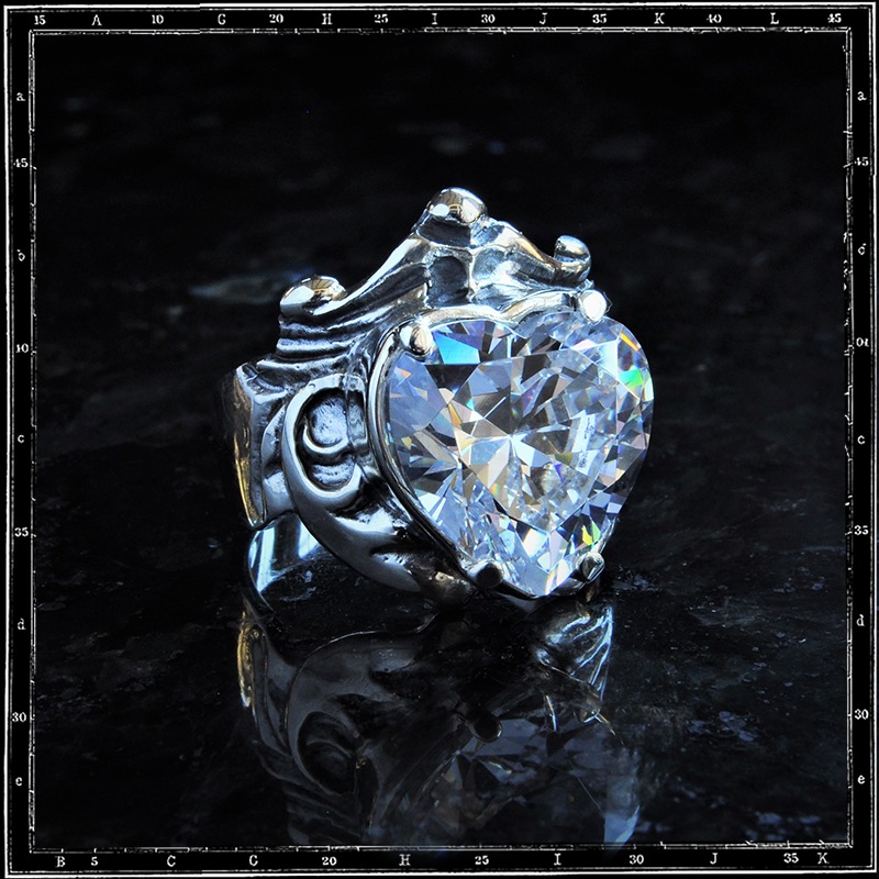 CRYSTAL HEART STONE RING