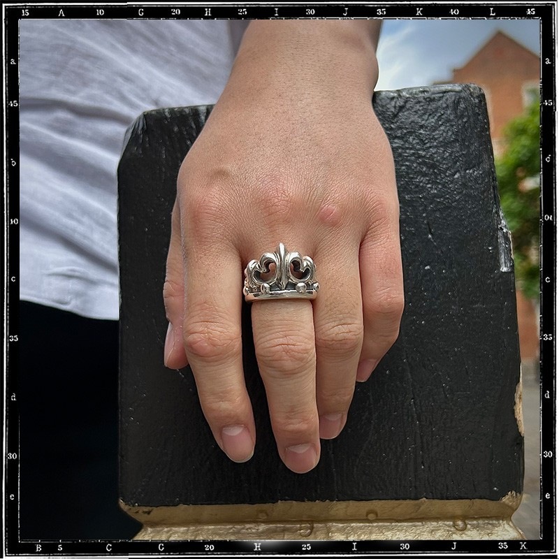 TUDOR CROWN RING