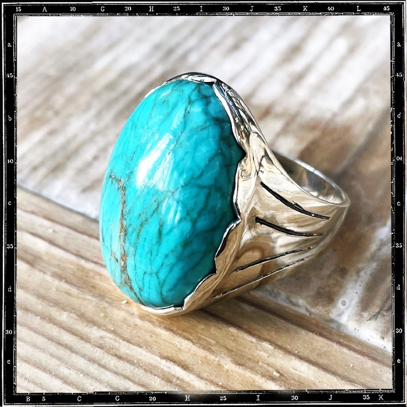 WOODSTOCK STONE RING