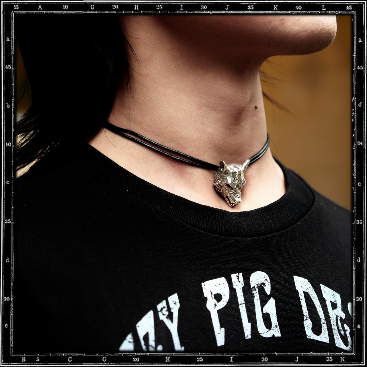 WOLF PENDANT
