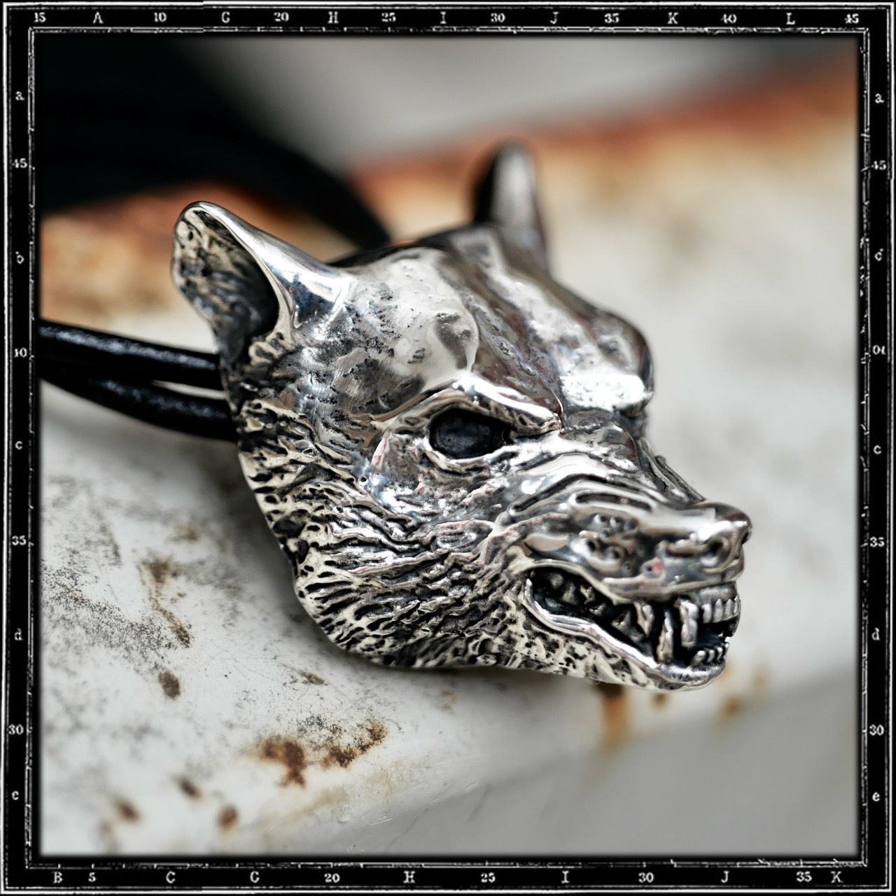 WOLF PENDANT