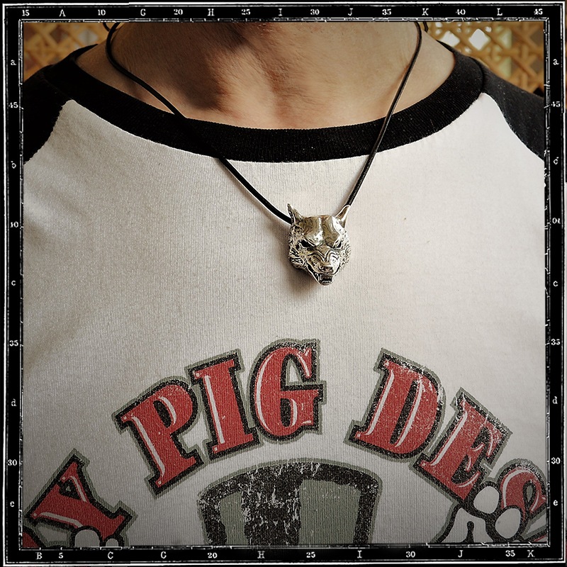 WOLF PENDANT