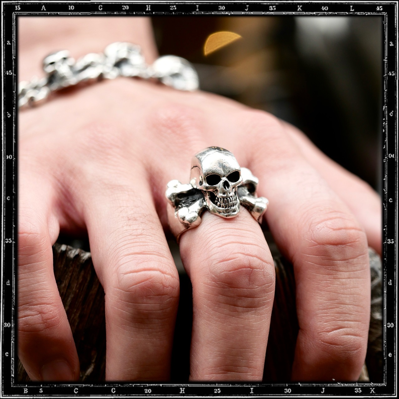 3D SKULL & CROSSBONES RING - LARGE