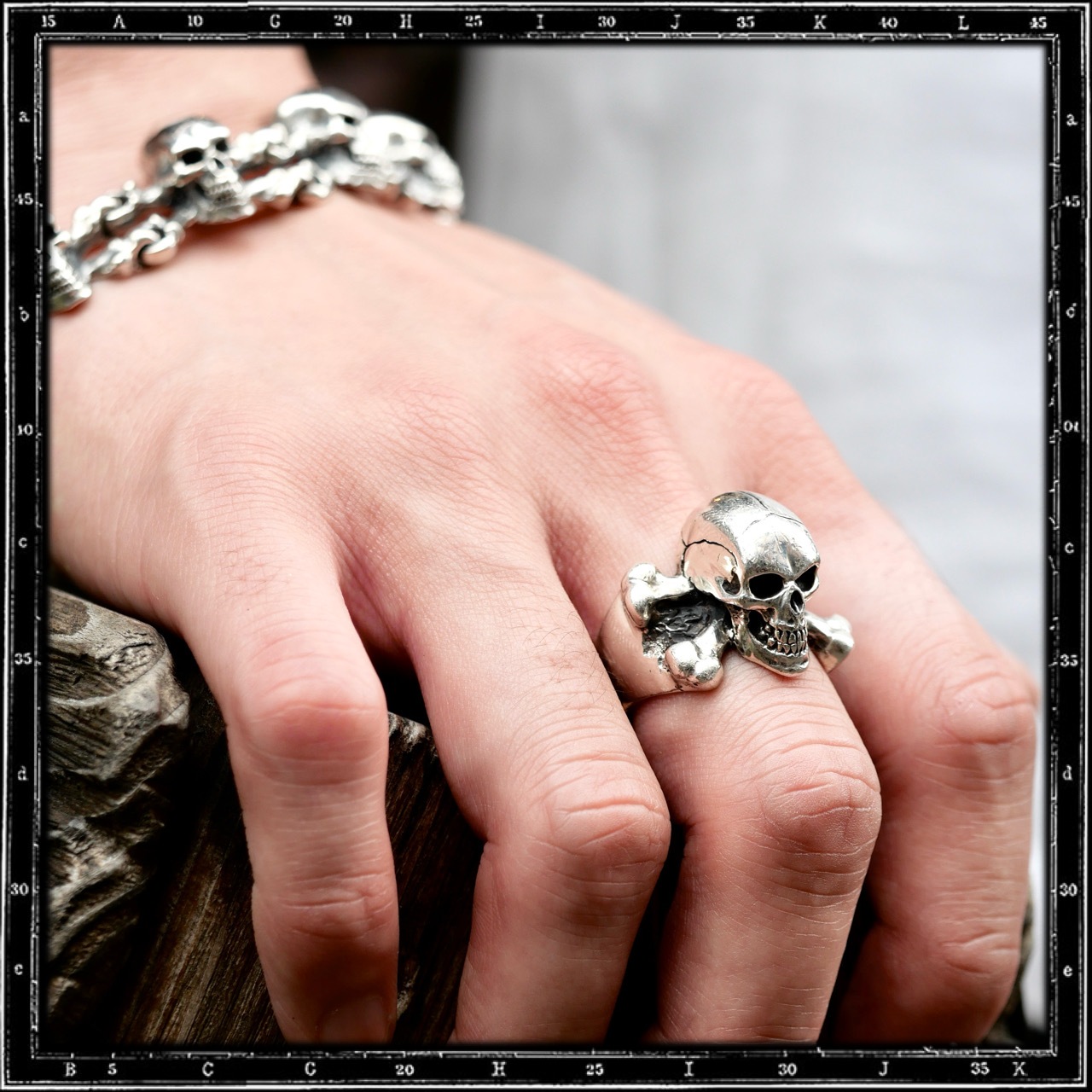 3D SKULL & CROSSBONES RING - LARGE