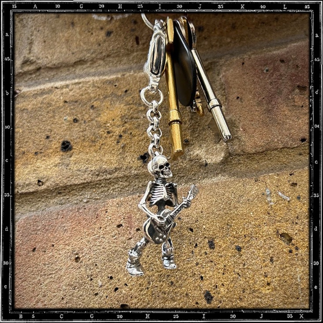 TILL DEATH / GUITAR SKELETON KEYRING | クレイジーピッグ公式