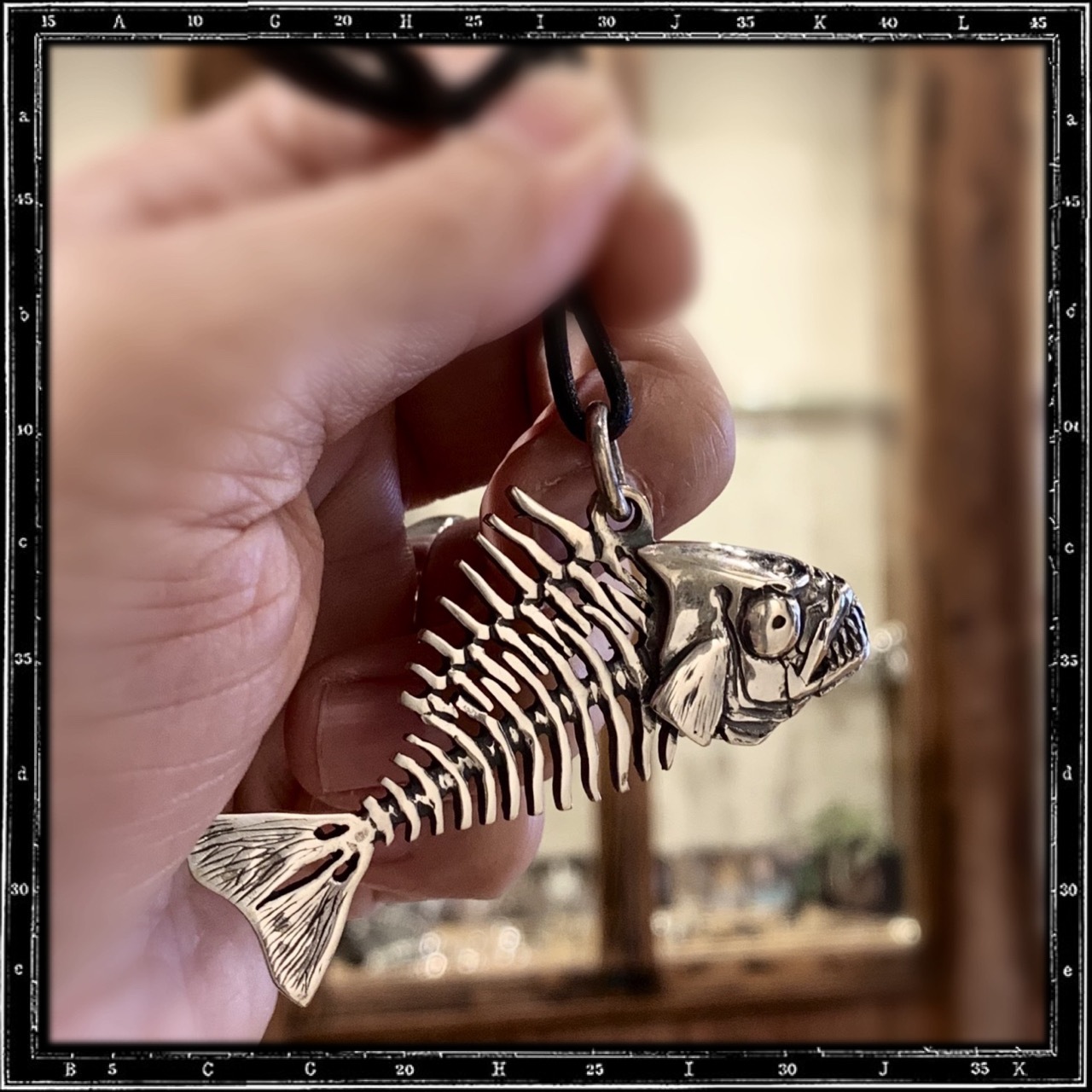 FISHBONE PENDANT