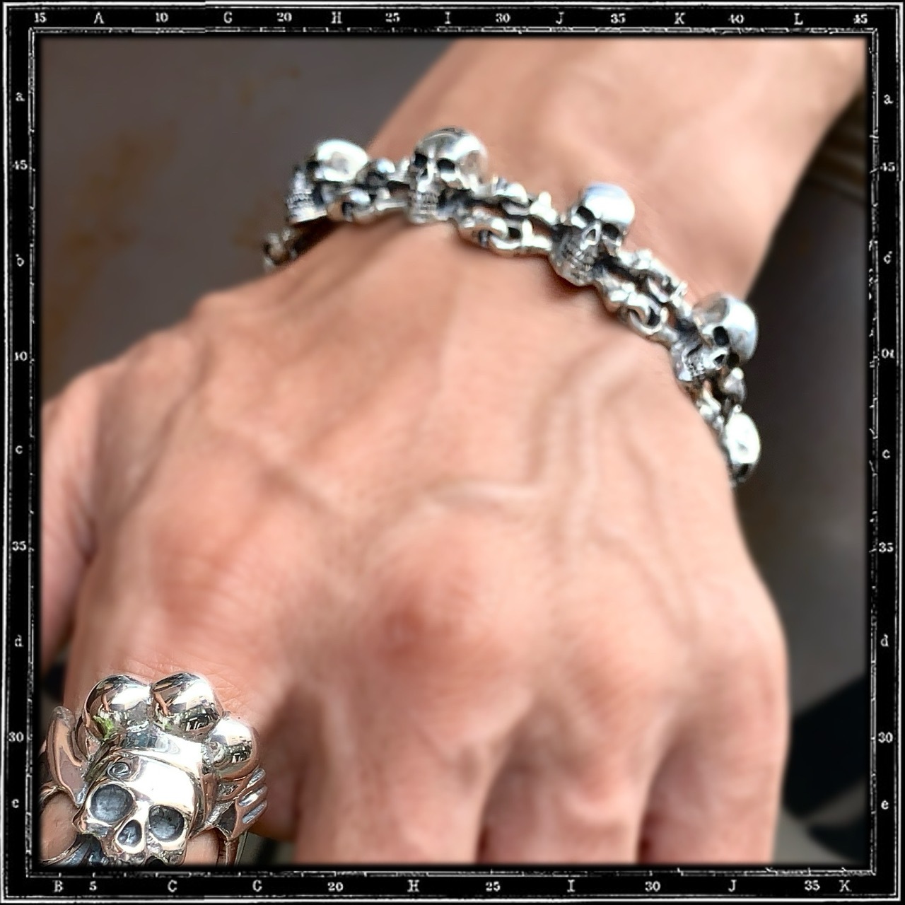 SKULL & CROSSBONES BRACELET