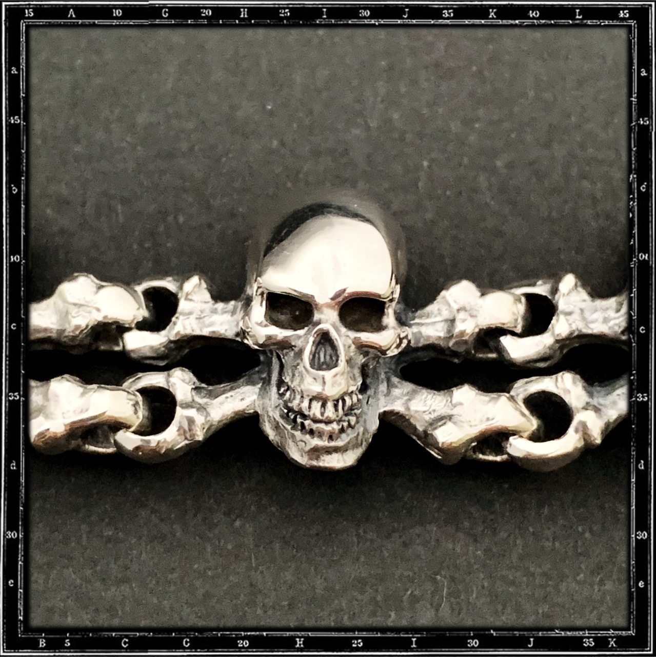 SKULL & CROSSBONES BRACELET
