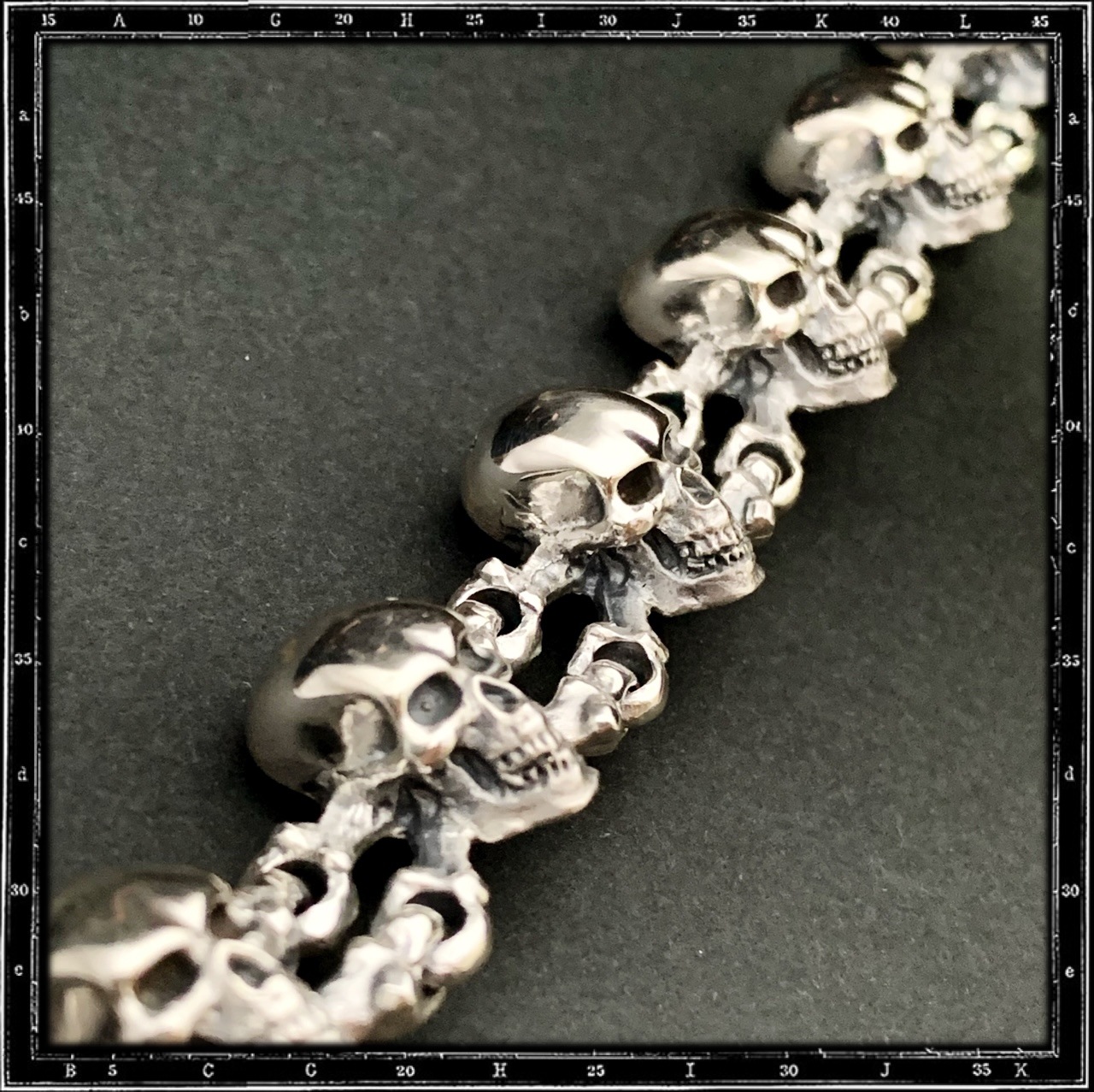 SKULL & CROSSBONES BRACELET