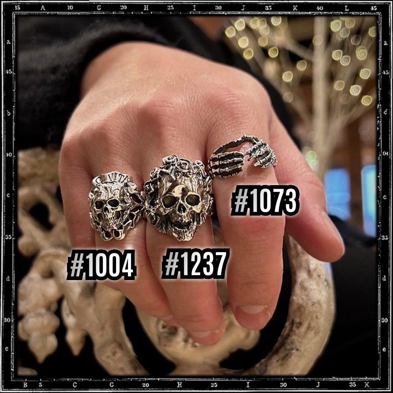 BED OF ROSES SKULL RING