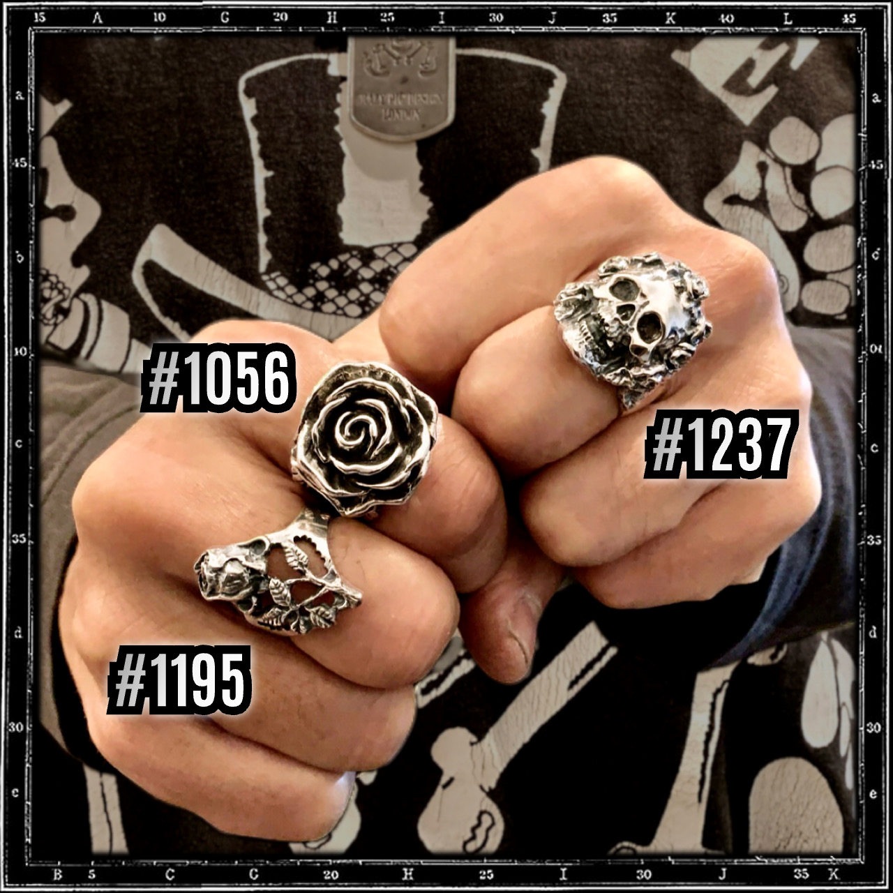BED OF ROSES SKULL RING