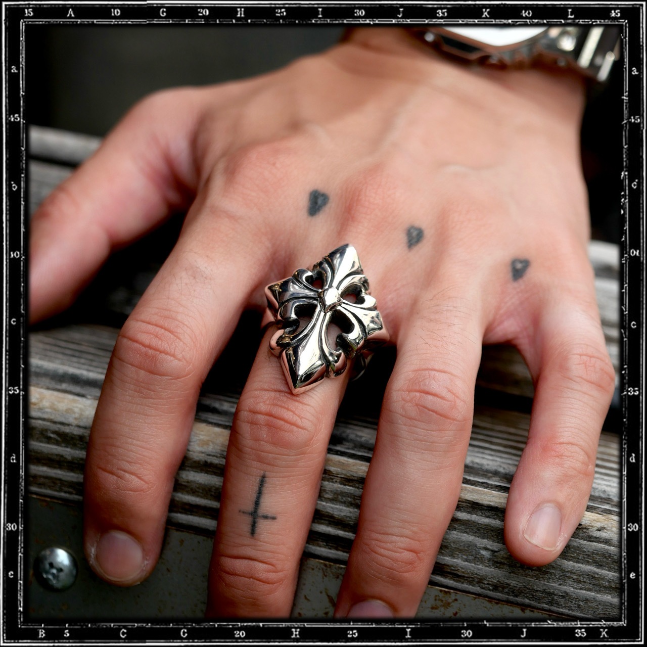 HEAVY TUDOR CROSS RING