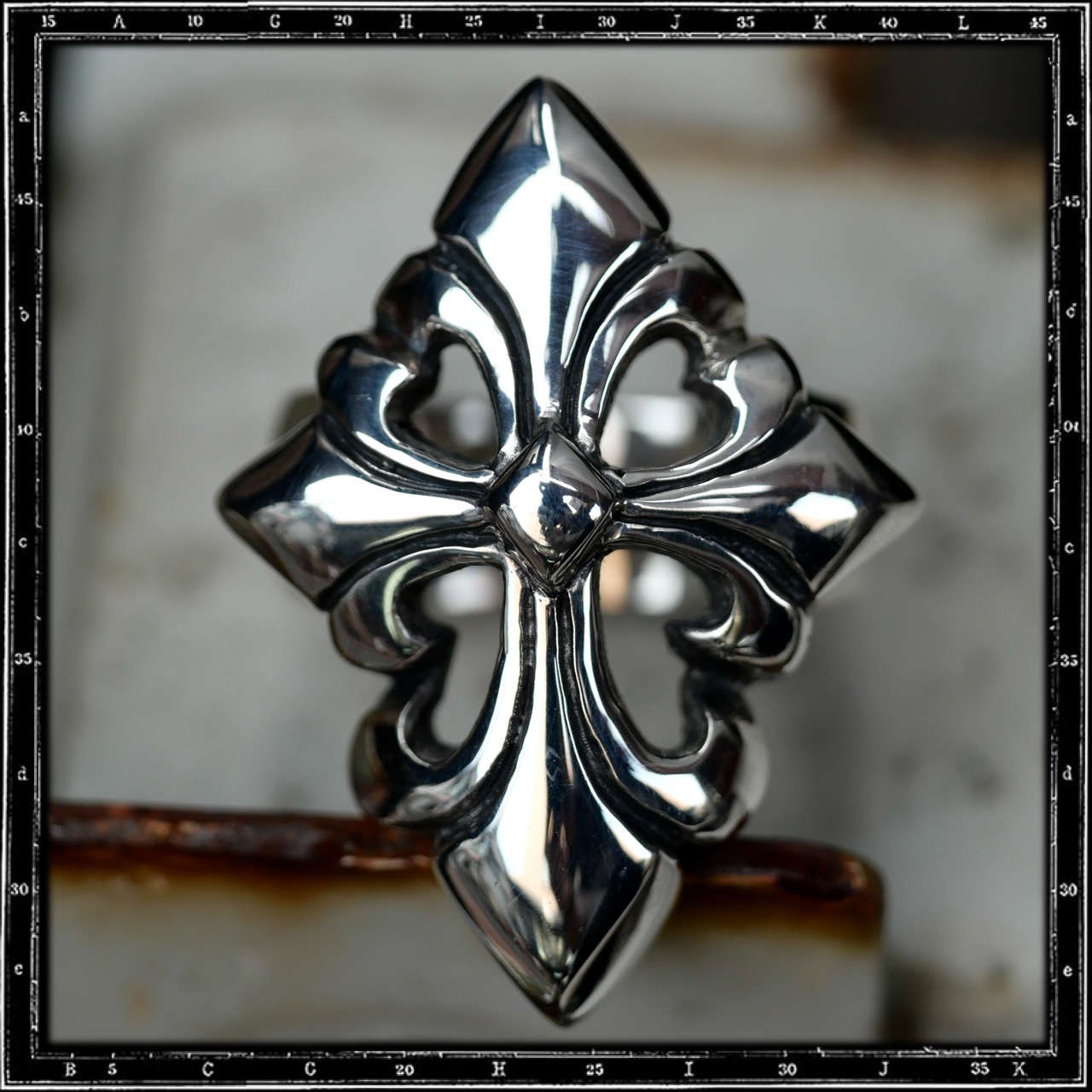 HEAVY TUDOR CROSS RING