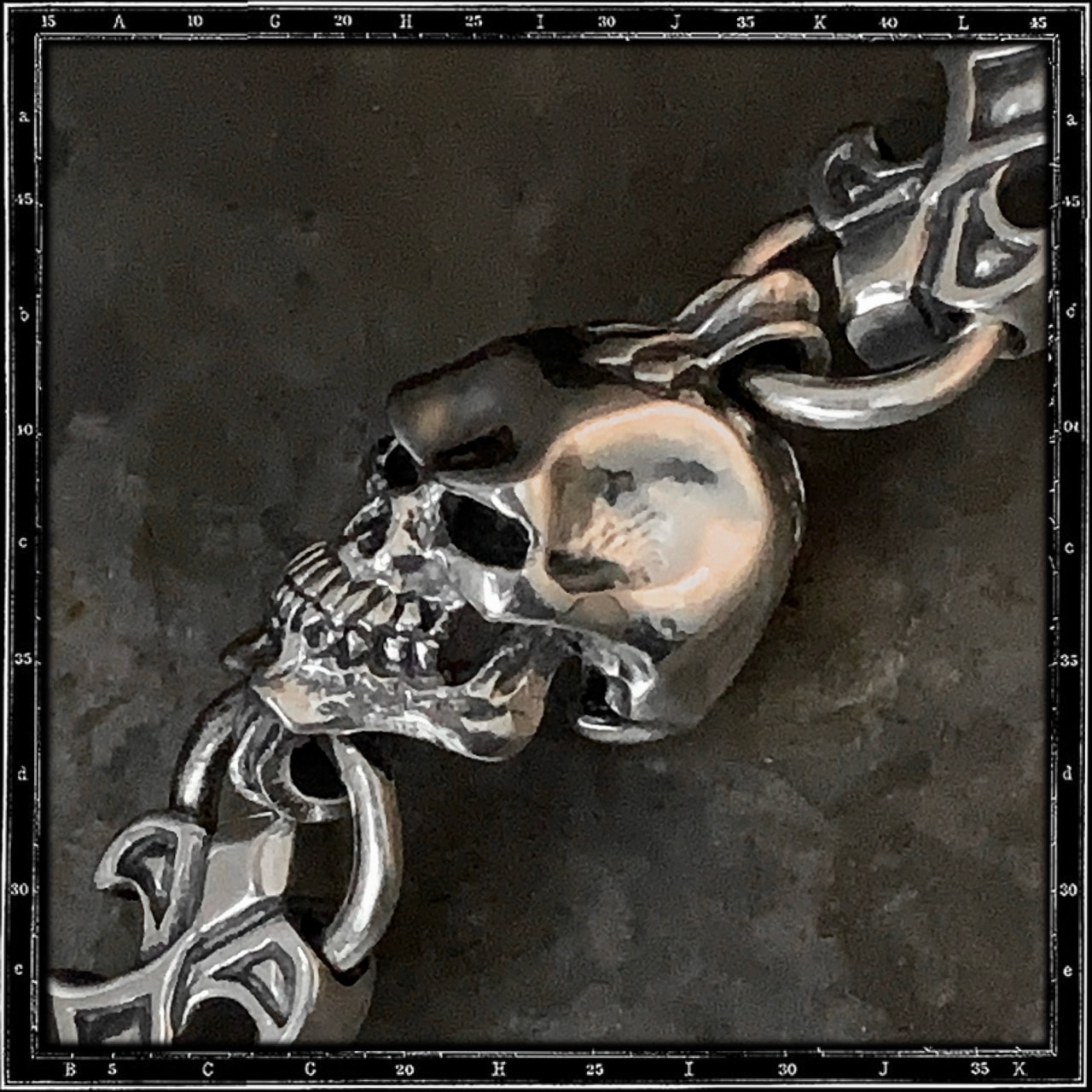 SKULL & LINK WALLET CHAIN