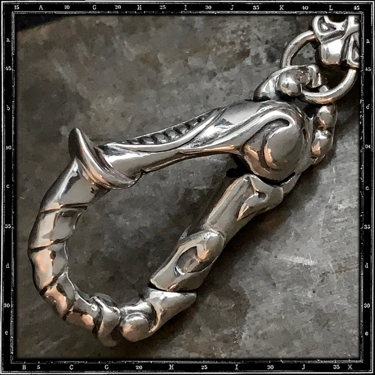 SKULL & LINK WALLET CHAIN